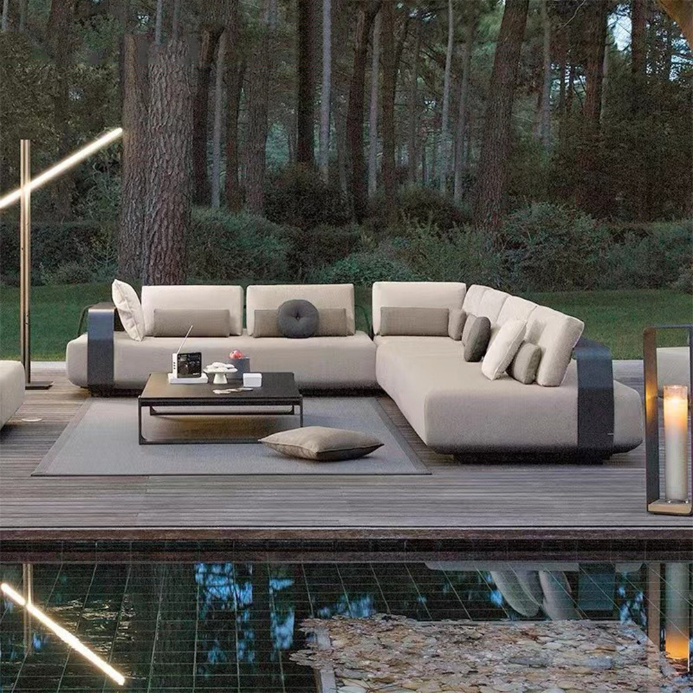 Outdoor Furniture Europe - Комплект диванов для улицы, изготовленный на